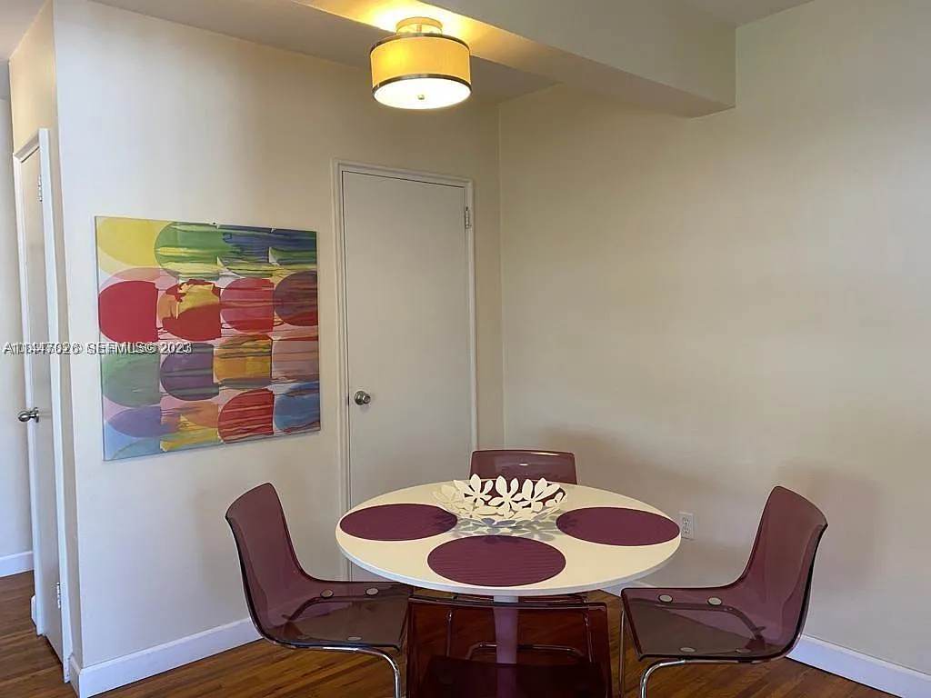 1 bed, 650 sqft, $1,800 — Photo 4