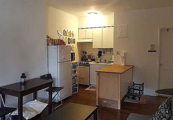 2nd image of 250 E 75th St APT 3E