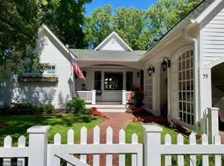79 Dahlia St, Mahtomedi, MN 55115