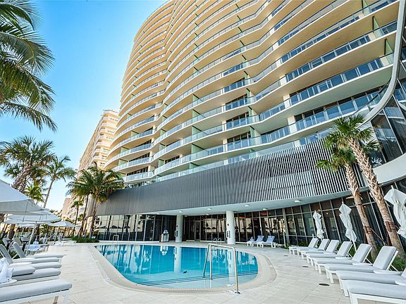 4th image of 1116 N Ocean Boulevard #301
