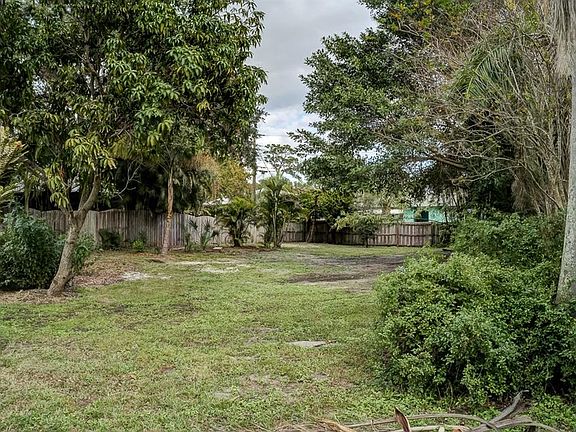 2nd image of 3606 Chapel Dr