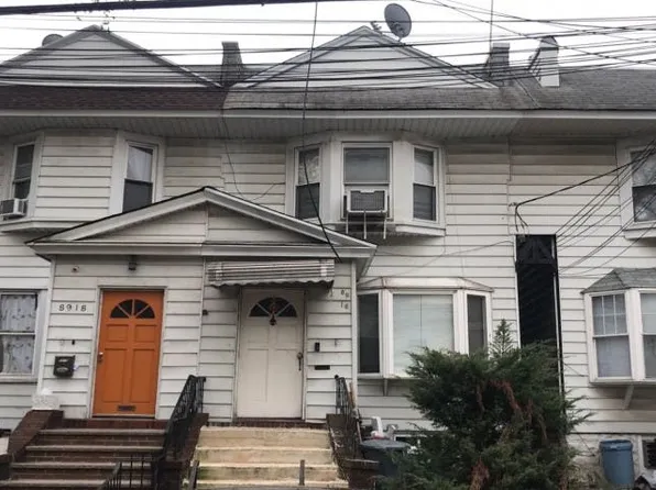 8916 88th St, Jamaica, NY 11421