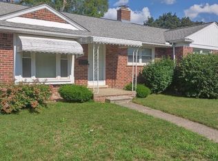 9928 Roseland St, Livonia, MI 48150
