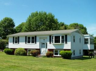 82 Clarke St, Jamestown, RI 02835