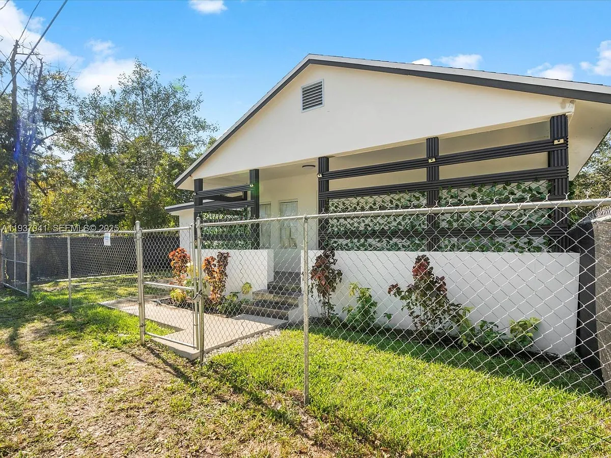 Property Photo - 6318 NW 19th Ct