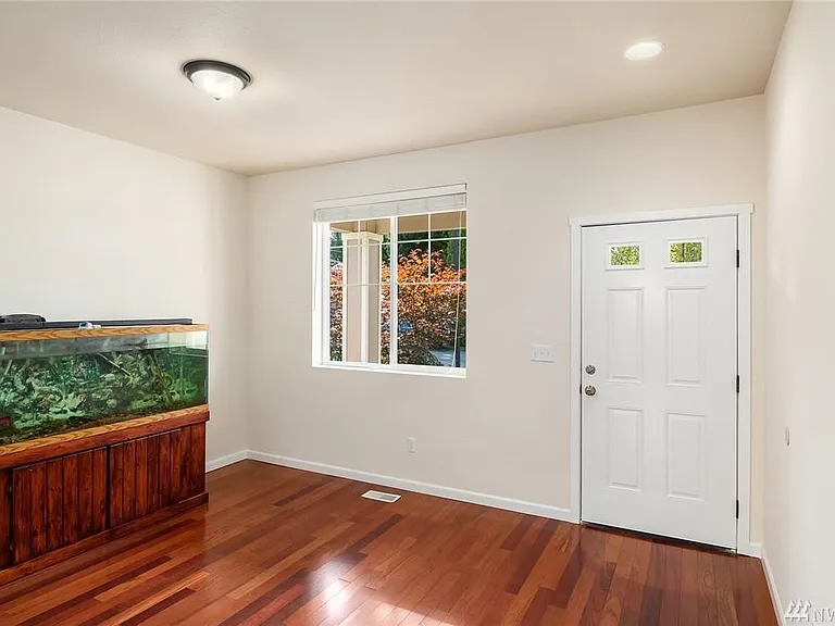 4532 NE 10th St — Photo 11