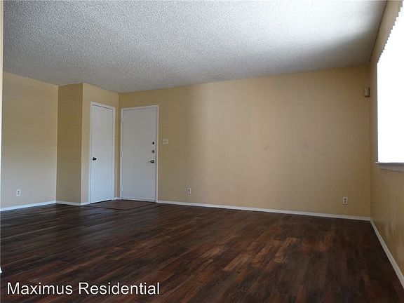 4th image of 8905 Parkfield Dr