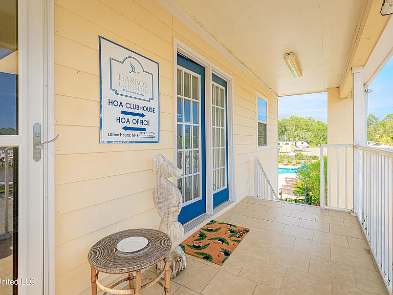 2421 Beachview Dr — Photo 53