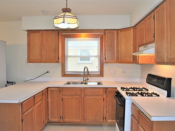 5th image of 821 E Lilly Ln APT 3