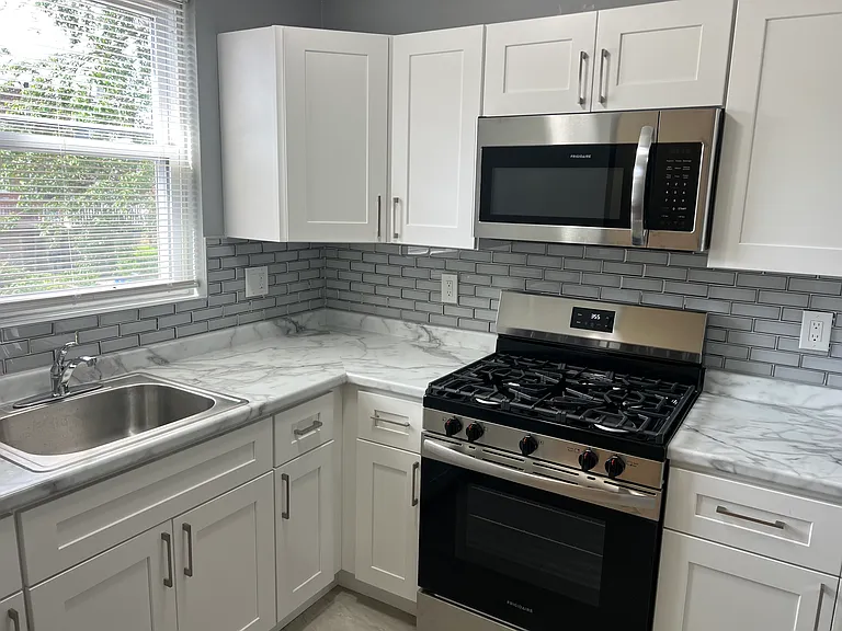 6725 Regent St — Photo 1