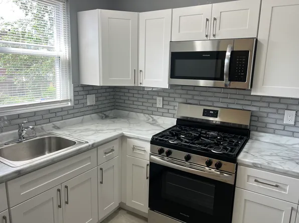 6725 Regent St, Philadelphia, PA 19142