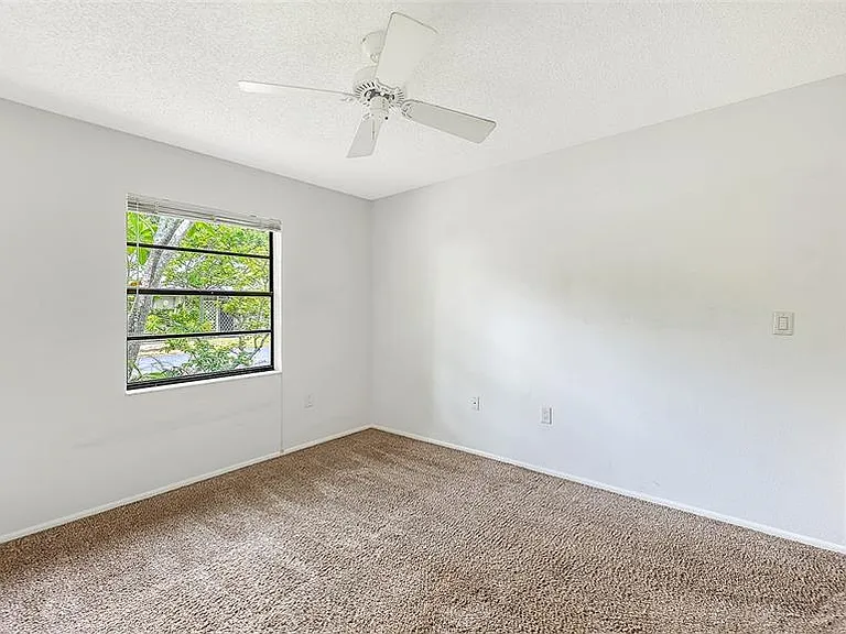 5010 Barrington Cir #2001 — Photo 32