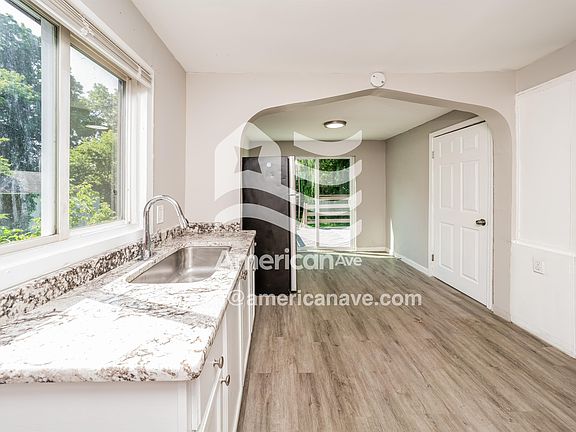 5th image of 167 W Calthrop Ave
