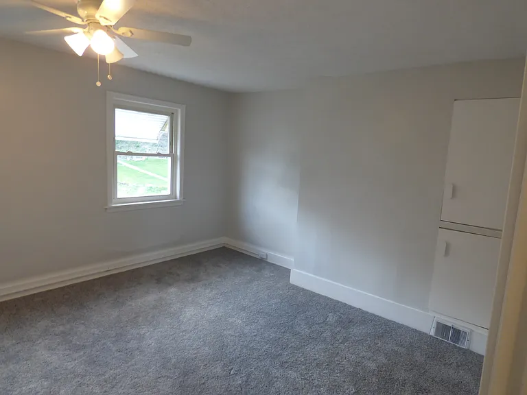 406 Grove St — Photo 9