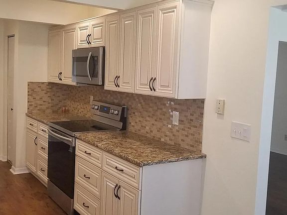 2nd image of 1818 Fort Duquesna Dr