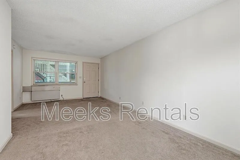 2 bed, 2.0 bath, 870 sqft, $995 — Photo 3