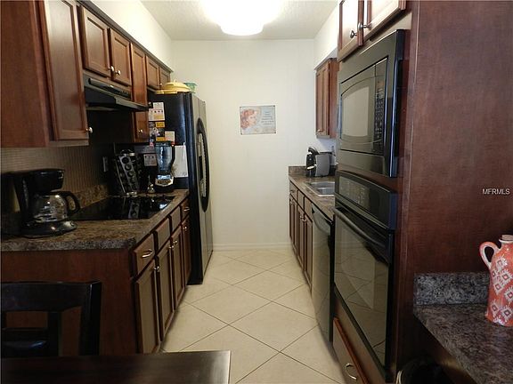 2nd image of 840 Center Ave #810