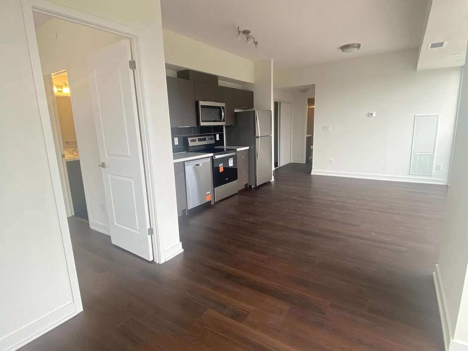 2 bed, $2,600 — Photo 4