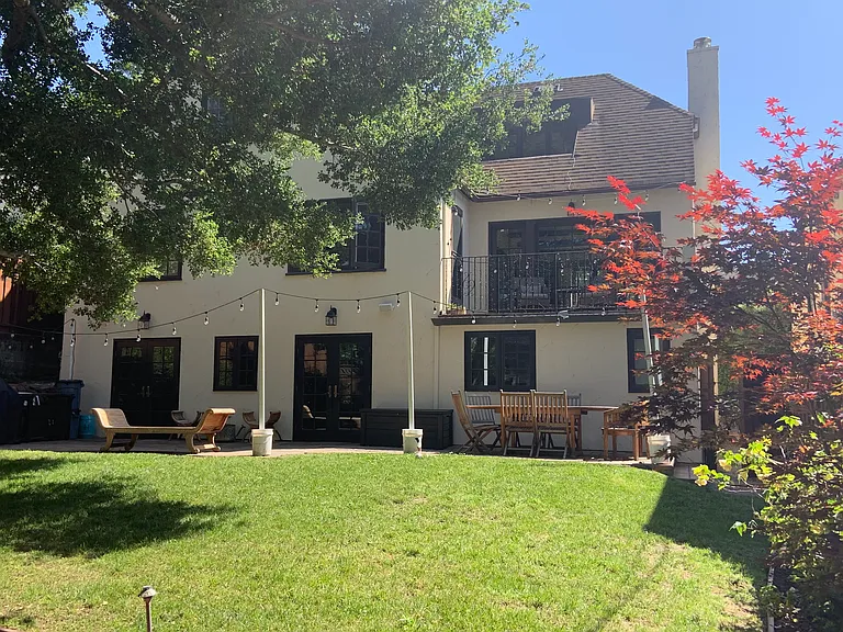 1432 Benito Ave — Photo 6