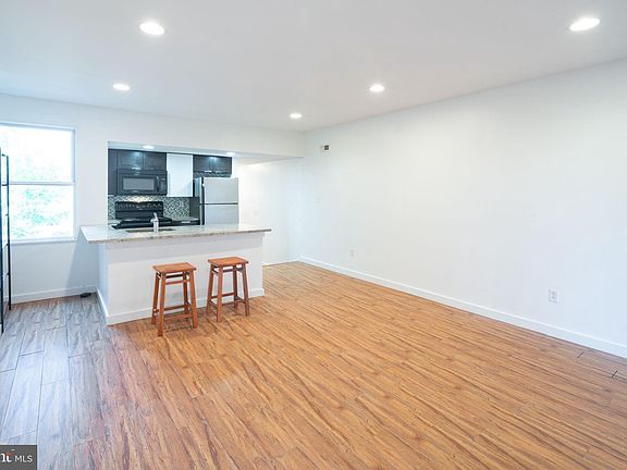 2nd image of 1426 N Willington St #2