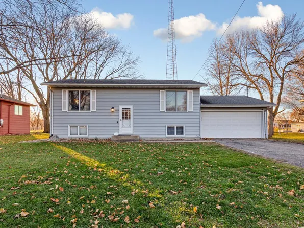 2059 Roe Crest Dr, North Mankato, MN 56003