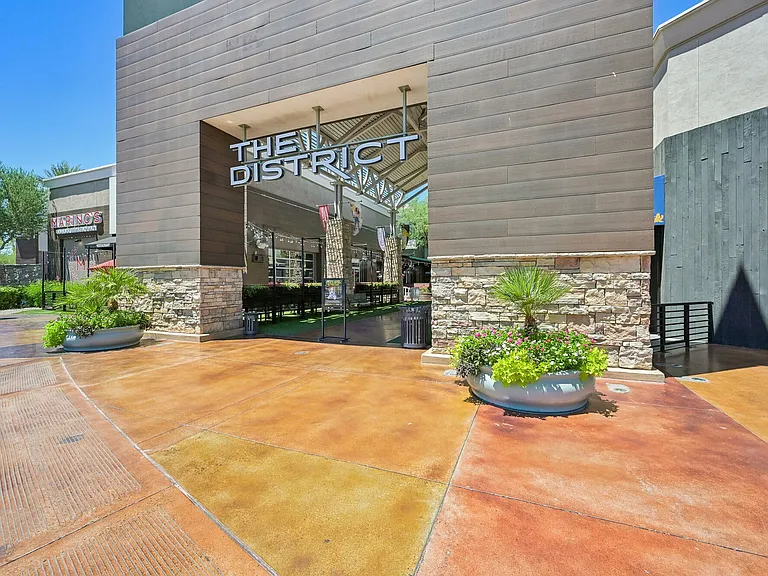 BB Living Desert Ridge — Photo 34