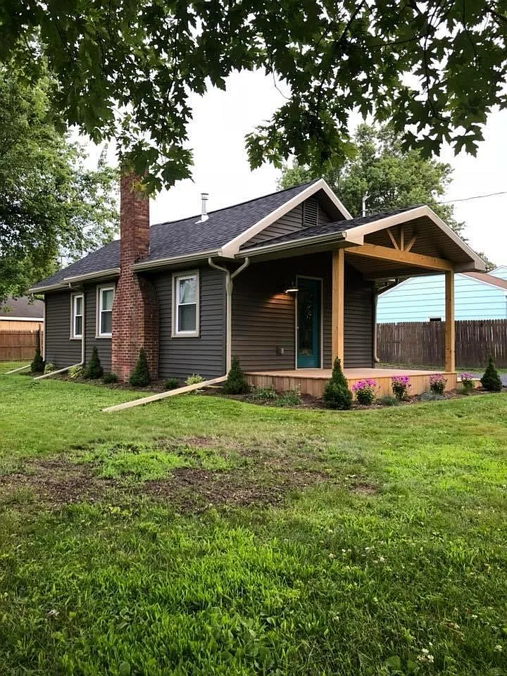 398 Merrill Pl photo 1