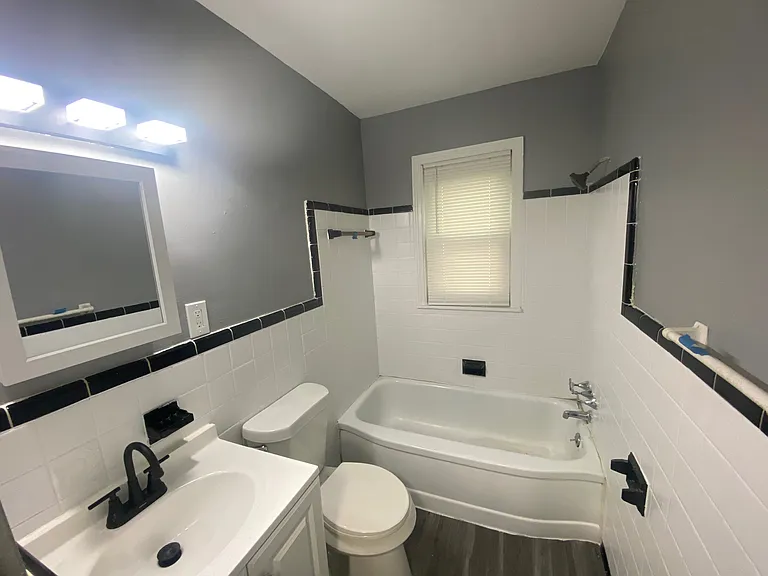 8850 Rosemont Ave — Photo 5