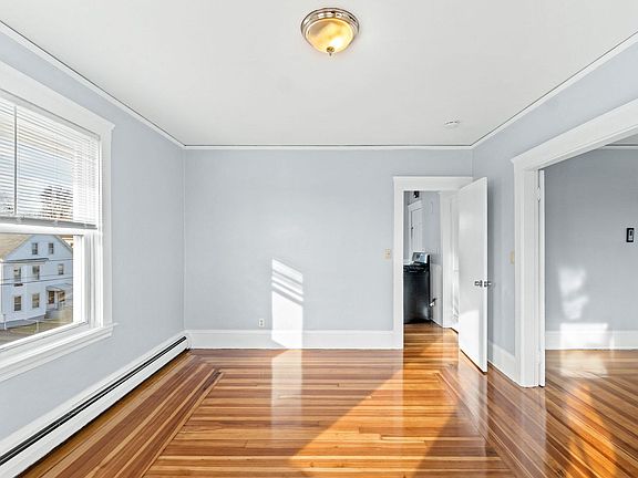4th image of 508 Lonsdale Ave Unit 3L