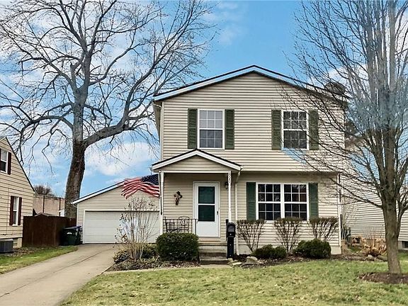 2nd image of 820 Clover Ave