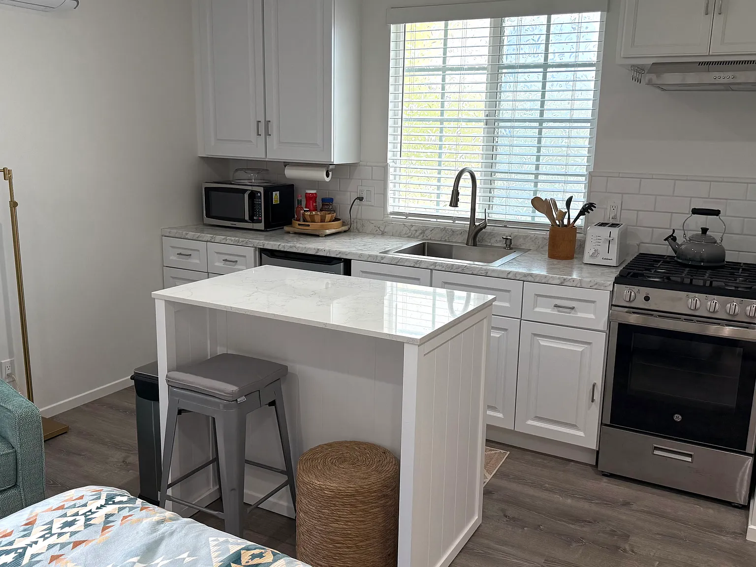 Studio, 350 sqft, $2,800 — Photo 2