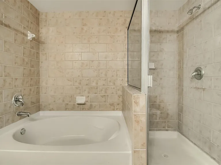 54 Rainey St #1109 — Photo 19