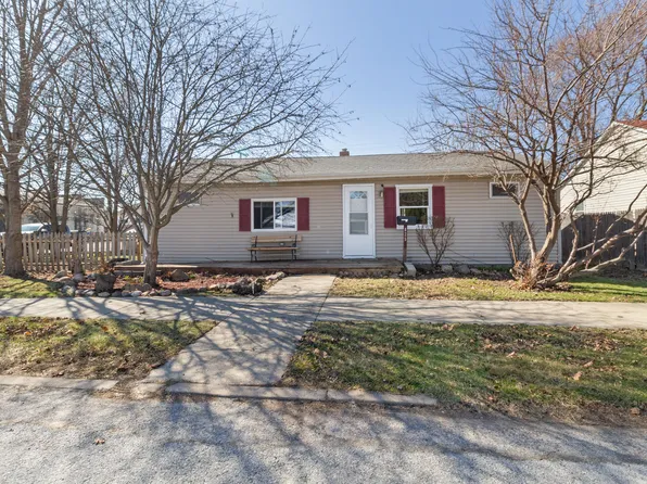 825 N Sherman St, Crown Pt, IN 46307