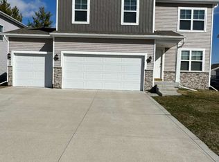 2911 NW Woodbury Dr, Ankeny, IA 50023