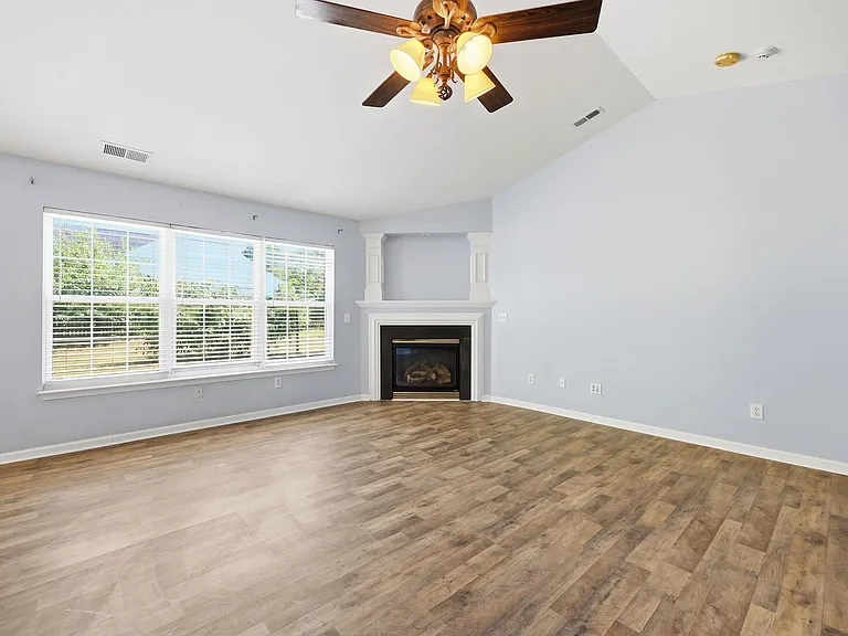 3440 Royal Highland Dr — Photo 5