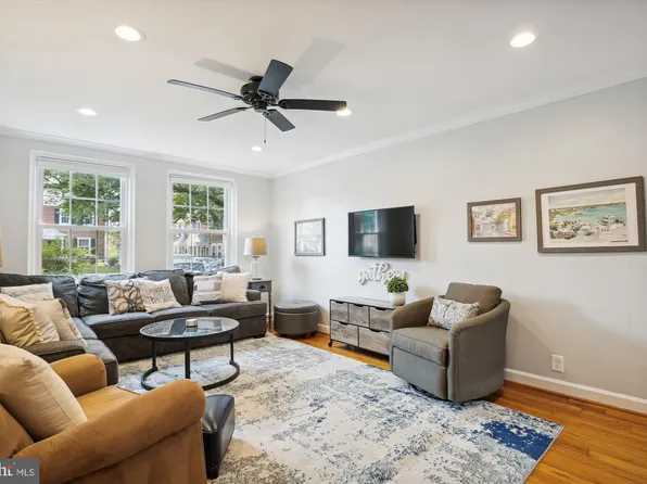 4656 34th St S APT A1, Arlington, VA 22206