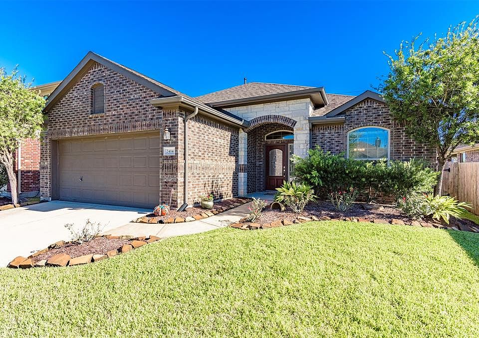 1st image of 2414 Santiago Ln