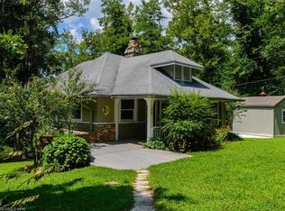 120 Overlook View Dr, Hendersonville, NC 28739