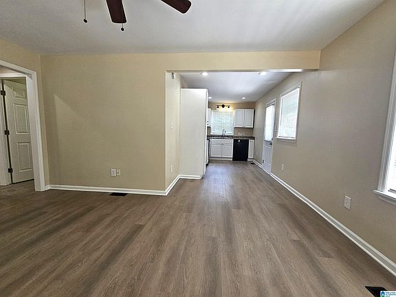 4th image of 1556 Mountain Dr