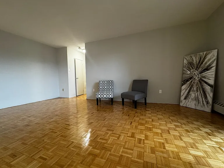 52 Park St E — Photo 6