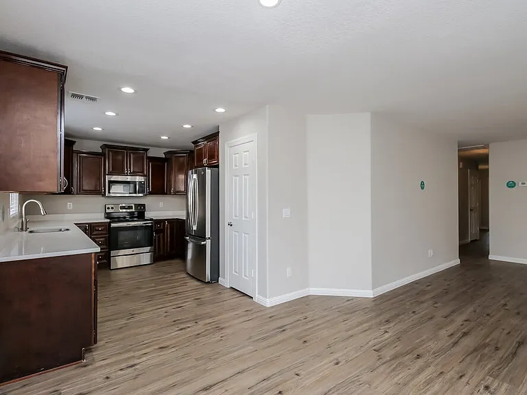 878 E Pollino St — Photo 7