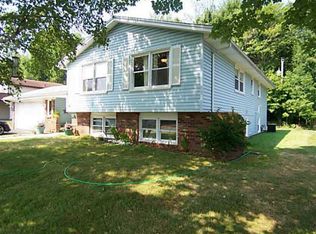 96 Cherry Creek Ln, Rochester, NY 14626