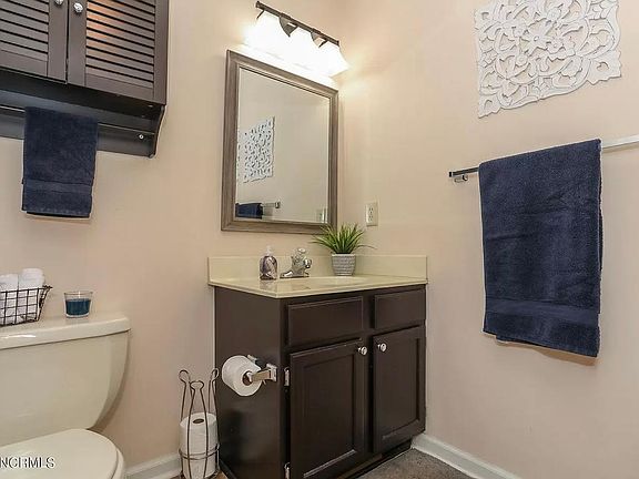 3rd image of 35 Sandhills Cir
