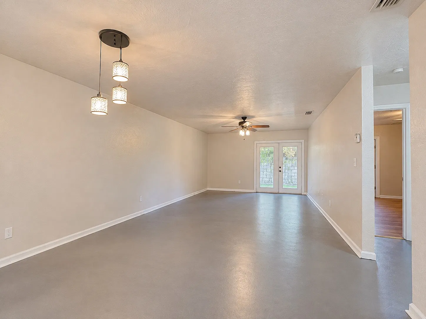 2 bed, 1115 sqft, $1,350 — Photo 2