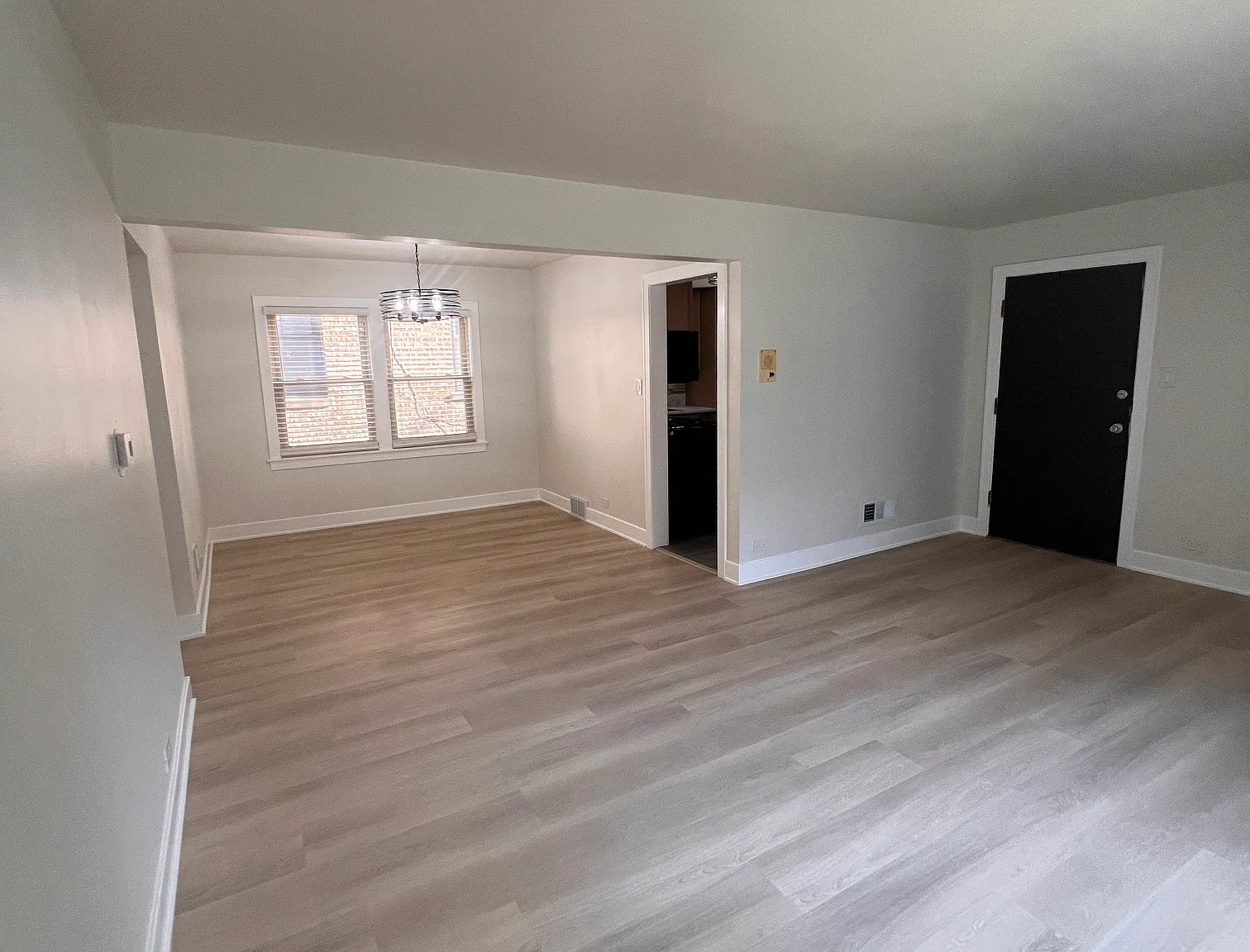 2 bed, 1000 sqft, $1,750 — Photo 3