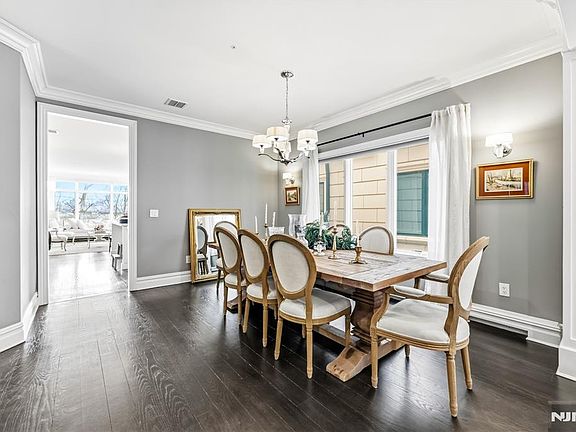 4th image of 1228 River Rd