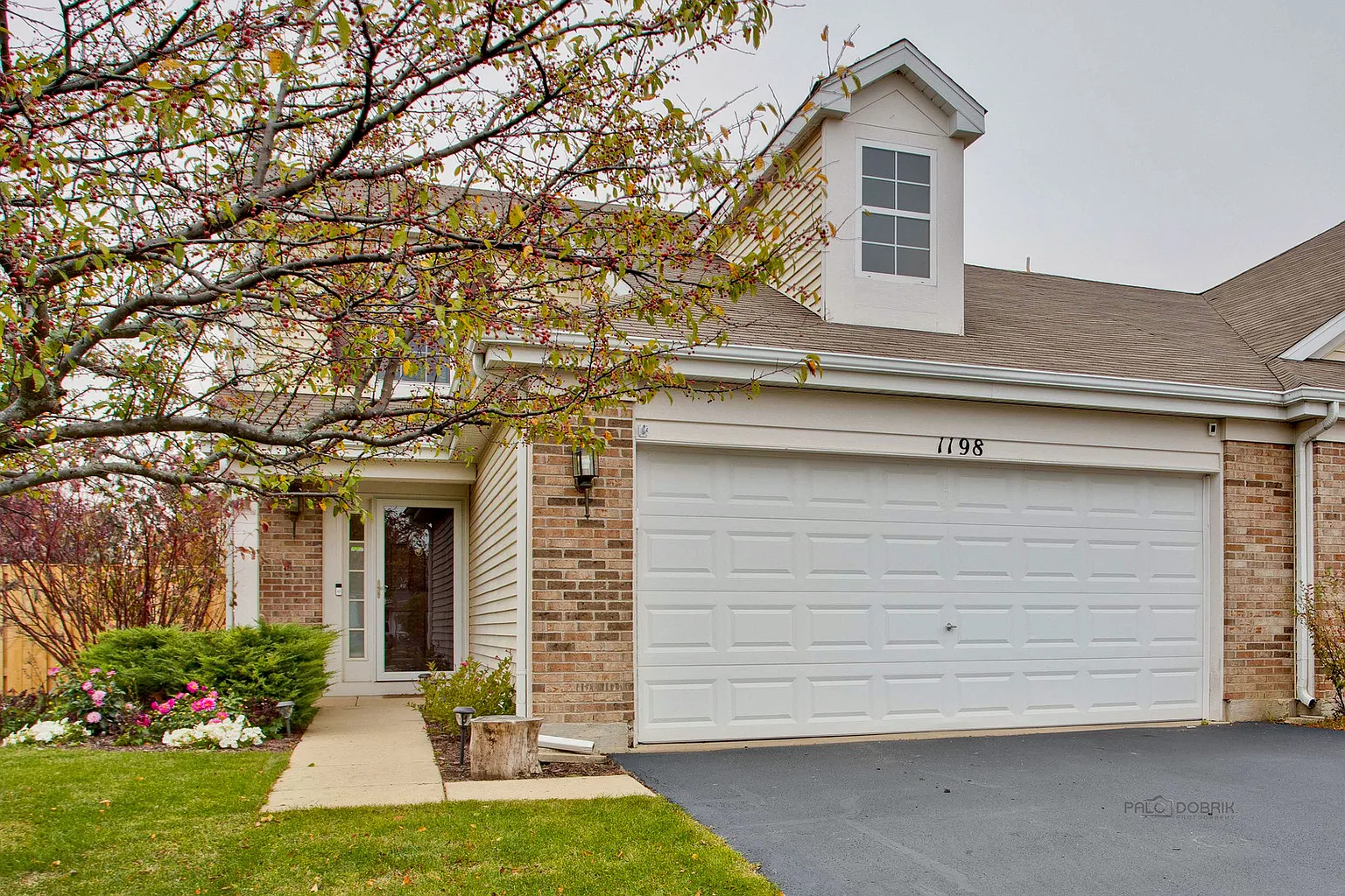 1198 Cape Cod Ln photo 1