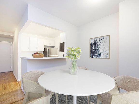 3rd image of 255 W 51st St APT 3B