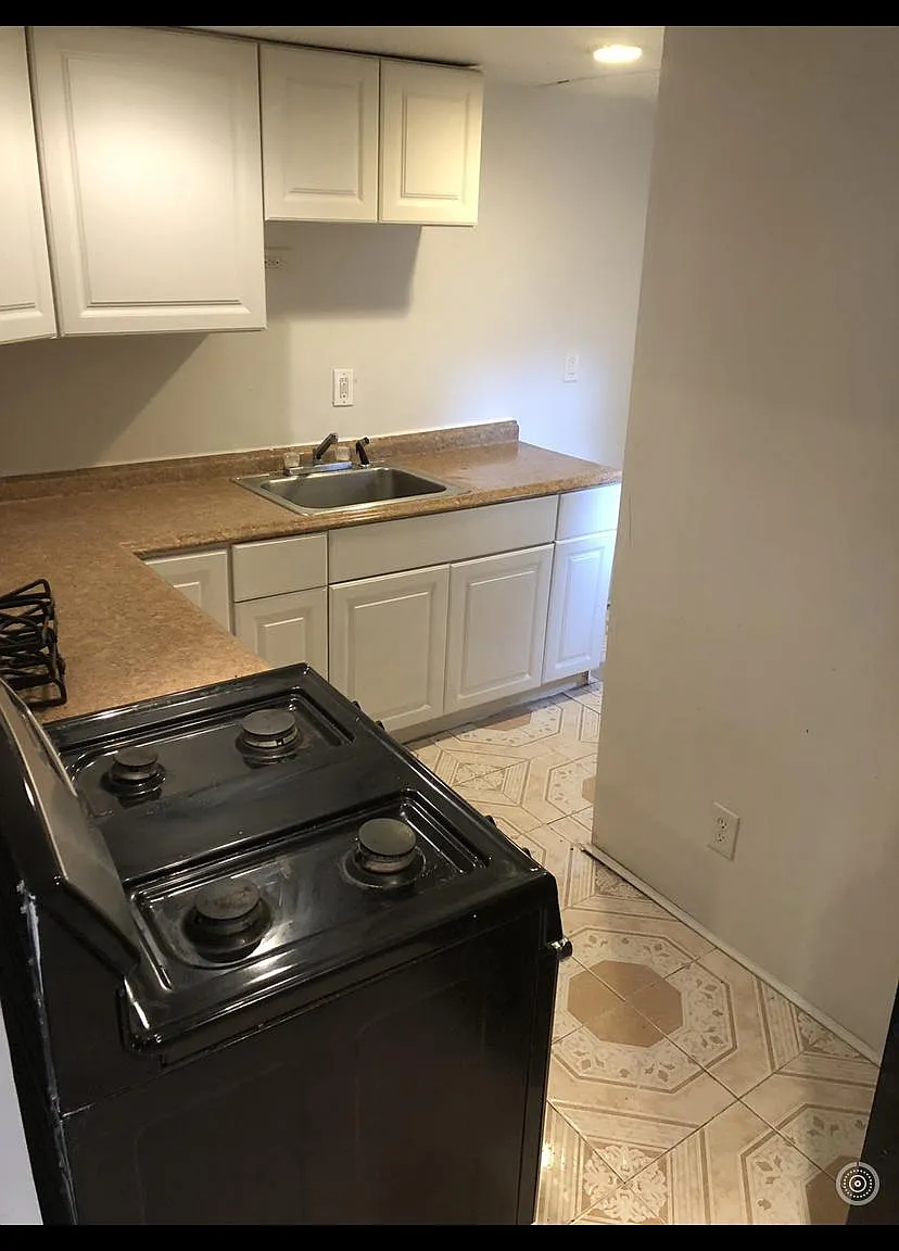 79 Lancaster St — Photo 3