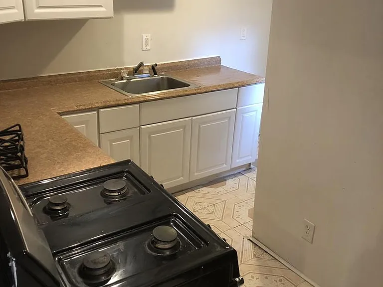 79 Lancaster St #2 — Photo 3